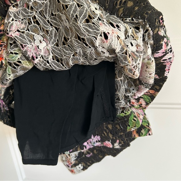 Gorgeous Lace Floral Dress - Picture 9 of 9